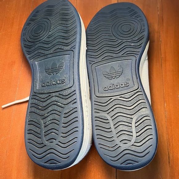 Adidas Rod Laver sneakers white/blue
Men’s 6 Women’s 8 - Picture 4 of 6